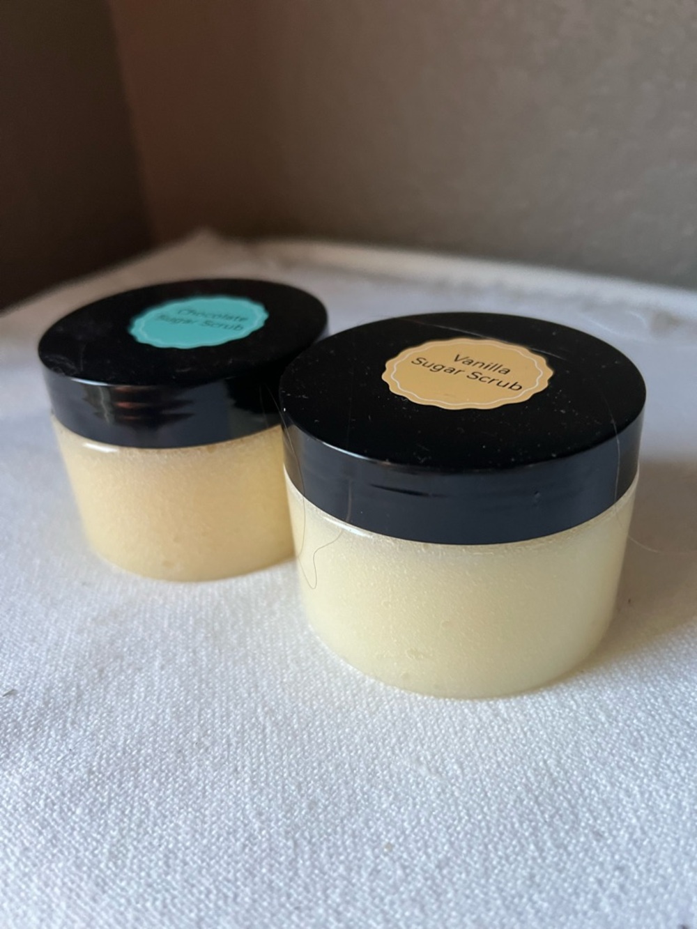 Hand Crafted Black-Lid Sugar Scrub Duo (Vanilla & Chocolate) - Picture 3 of 6